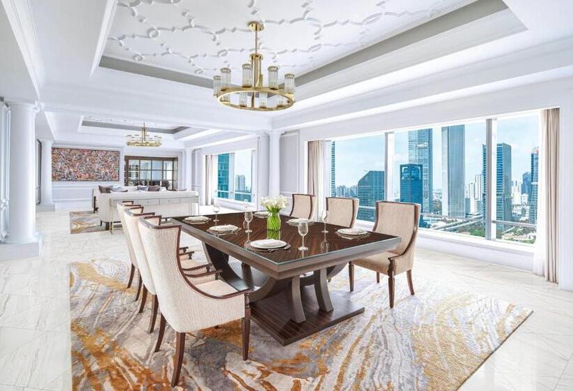 Hotel The Ritzcarlton Jakarta, Mega Kuningan