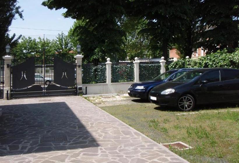 Отель Villa Adele