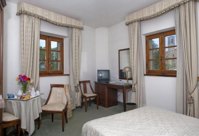 בית מלון כפרי Villa San Lucchese