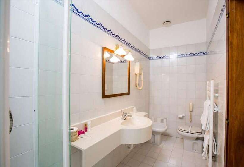 בית מלון כפרי Villa San Lucchese