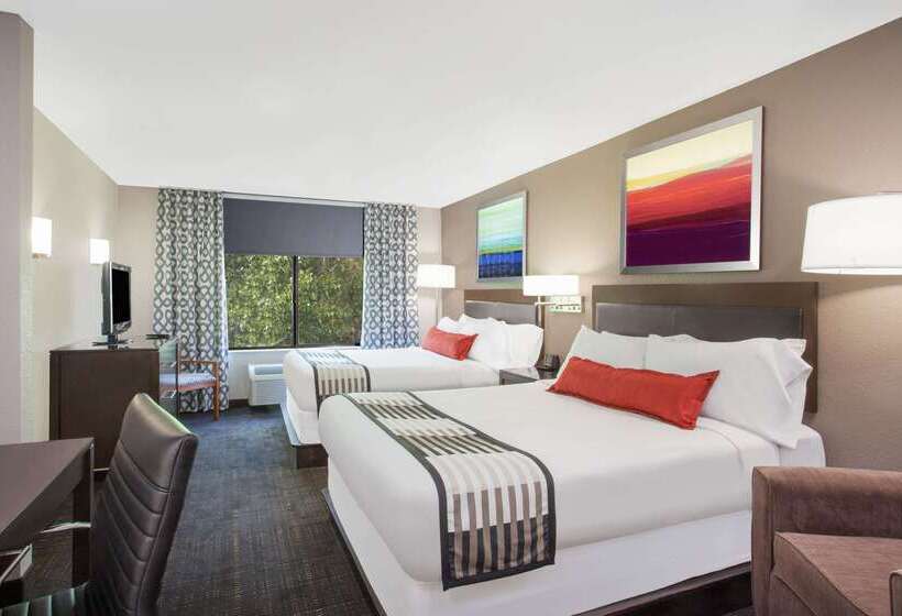 هتل Wingate By Wyndham Columbia