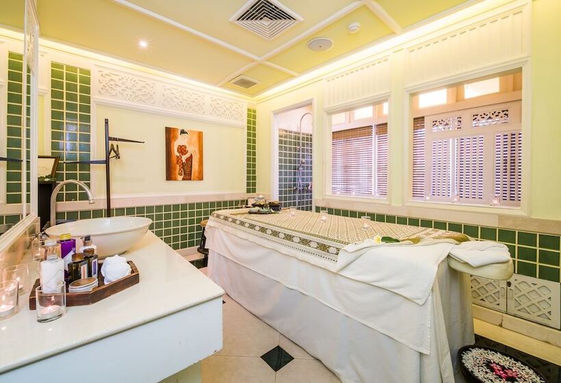 Hotel Wora Bura Hua Hin Resort & Spa