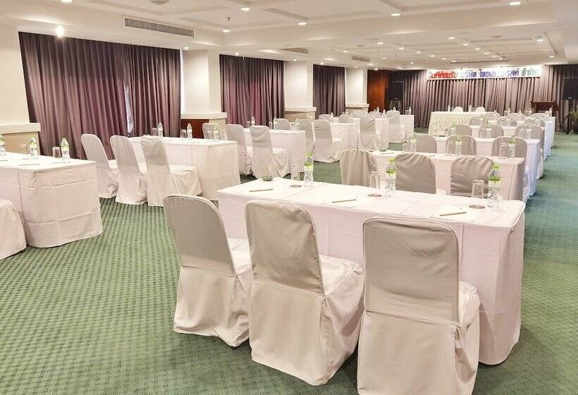 호텔 Woraburi Phuket Resort & Spa   Sha Plus