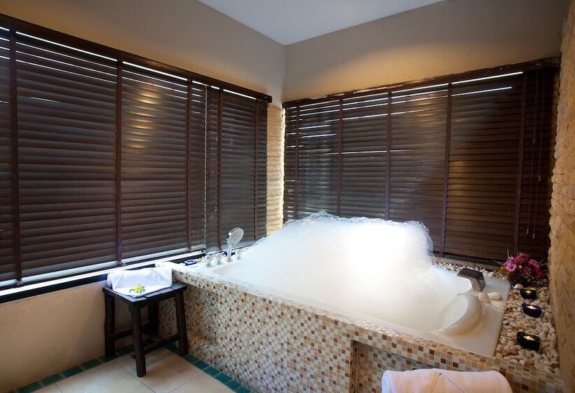هتل Woraburi Phuket Resort & Spa   Sha Plus