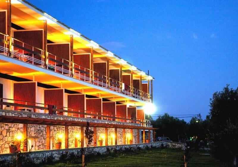 בית מלון כפרי Xenia Ouranoupolis