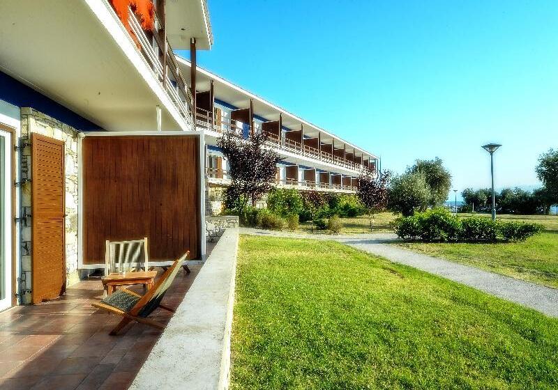 בית מלון כפרי Xenia Ouranoupolis