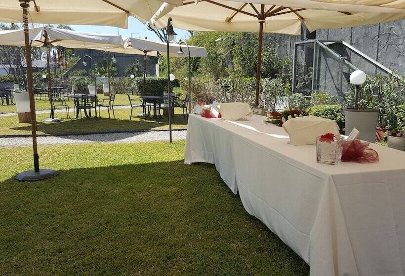 Marina Palace Hotel & Congress Hall