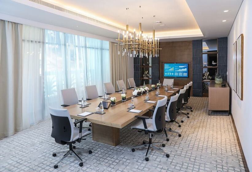 فندق Al Jaddaf Rotana Suite