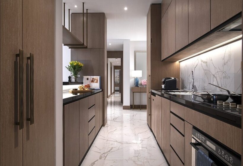 فندق Al Jaddaf Rotana Suite