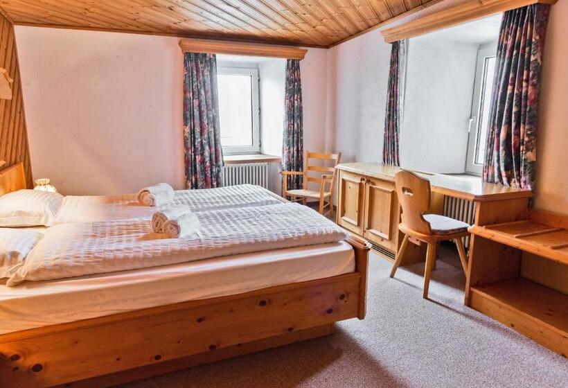 ホテル Bernina Hospiz