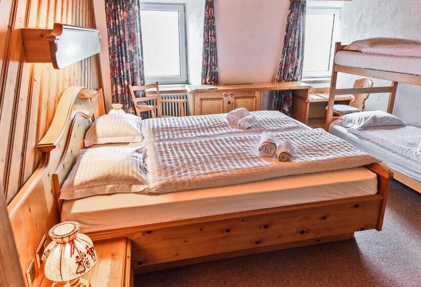 ホテル Bernina Hospiz