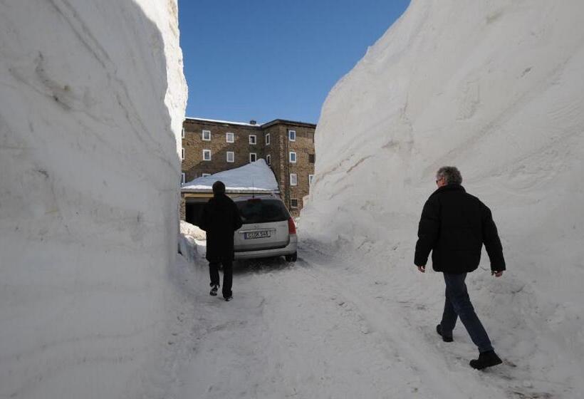 ホテル Bernina Hospiz