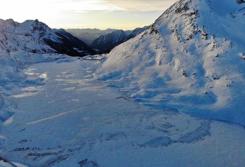 ホテル Bernina Hospiz