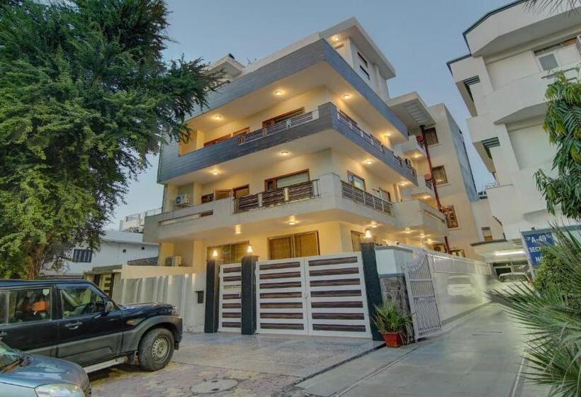 Itsy Hotels Swastika Inn Sector 26