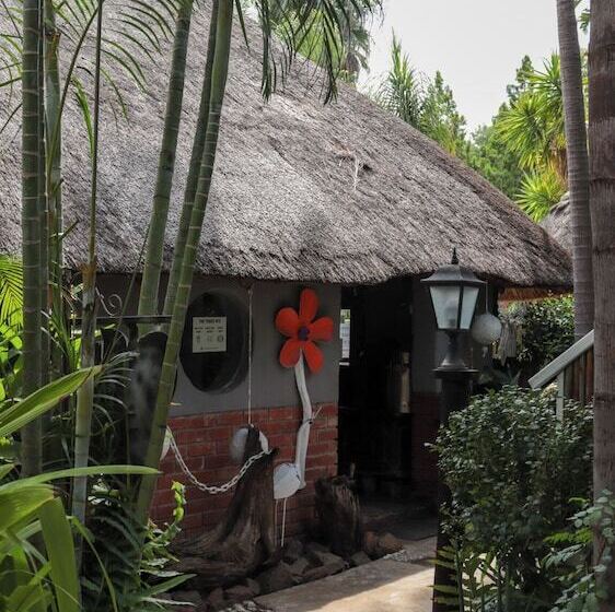 فندق Golden Lantern Guest Lodge