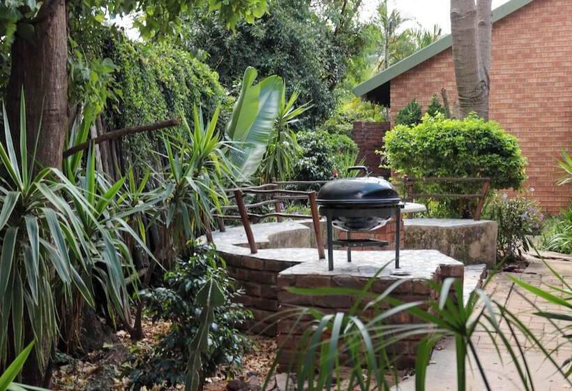 בית מלון כפרי Golden Lantern Guest Lodge