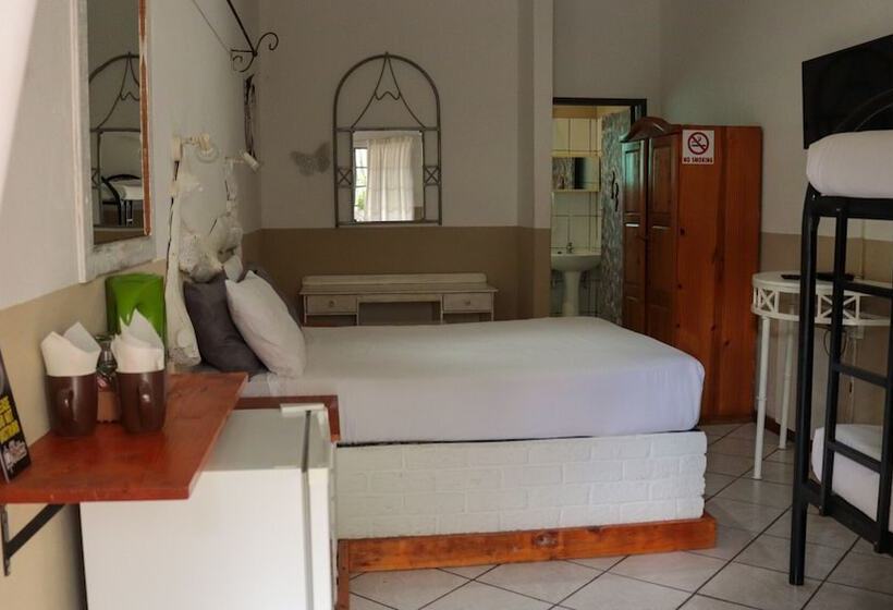 فندق Golden Lantern Guest Lodge