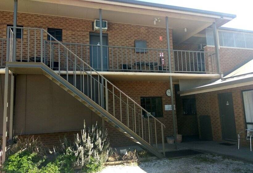 בית מלון כפרי Holbrook Town Centre Motor Inn