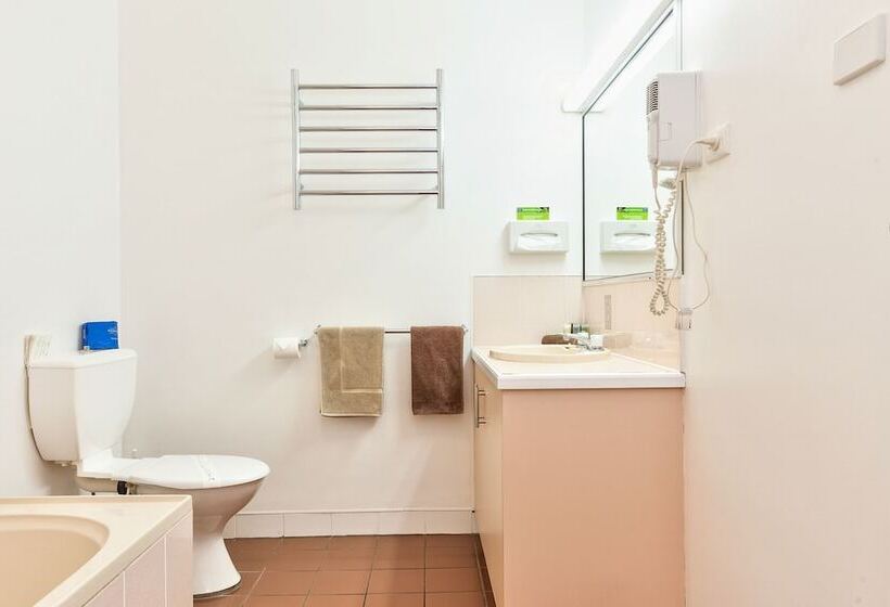 בית מלון כפרי Holbrook Town Centre Motor Inn