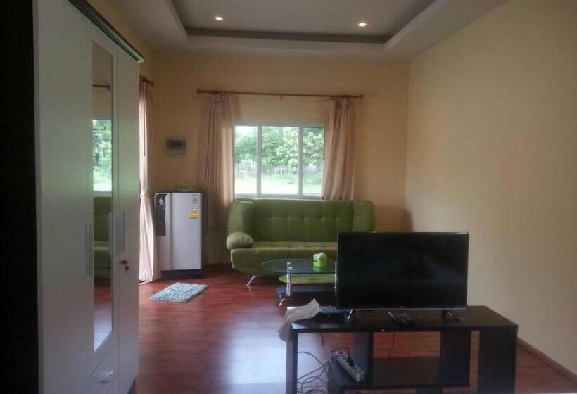 Отель Khanom Garden Suite