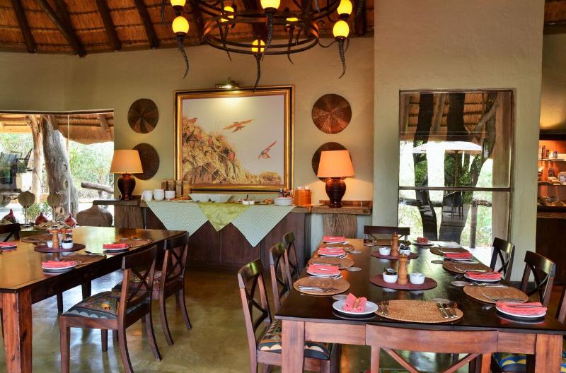 Отель Motswiri Private Safari Lodge