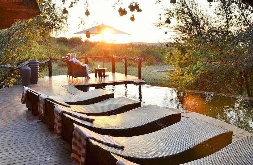 Отель Motswiri Private Safari Lodge