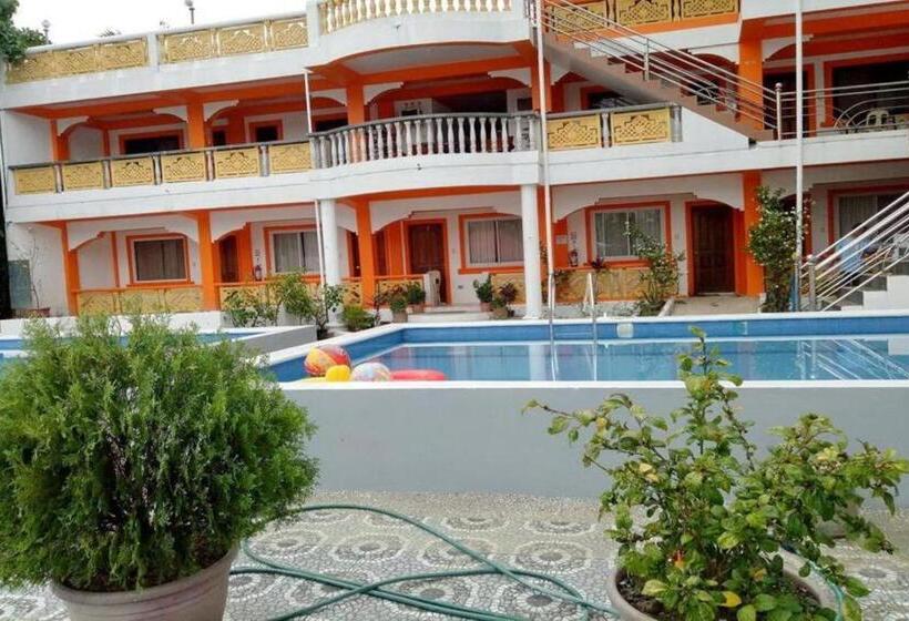 هتل Palm Grove Saud Holiday Complex