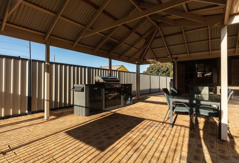 هتل Sails Geraldton Accommodation