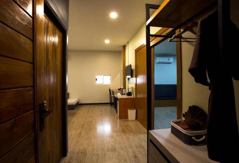 ホテル The Sun Resort Ratchaburi