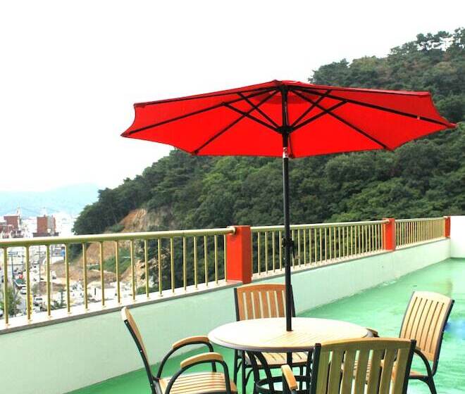 בית מלון כפרי Tongyeong Anchovy Tourist