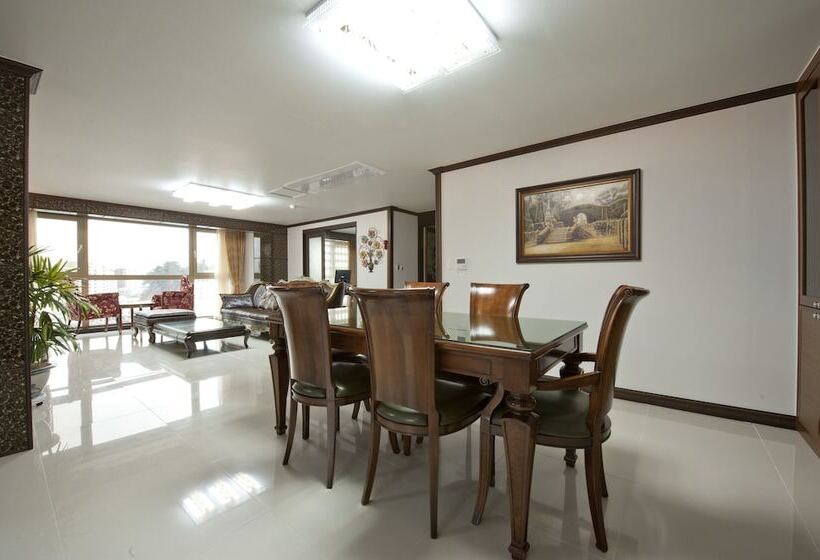 בית מלון כפרי Tongyeong Anchovy Tourist