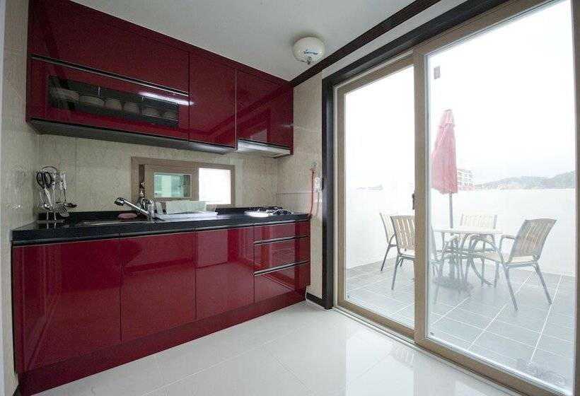 בית מלון כפרי Tongyeong Anchovy Tourist