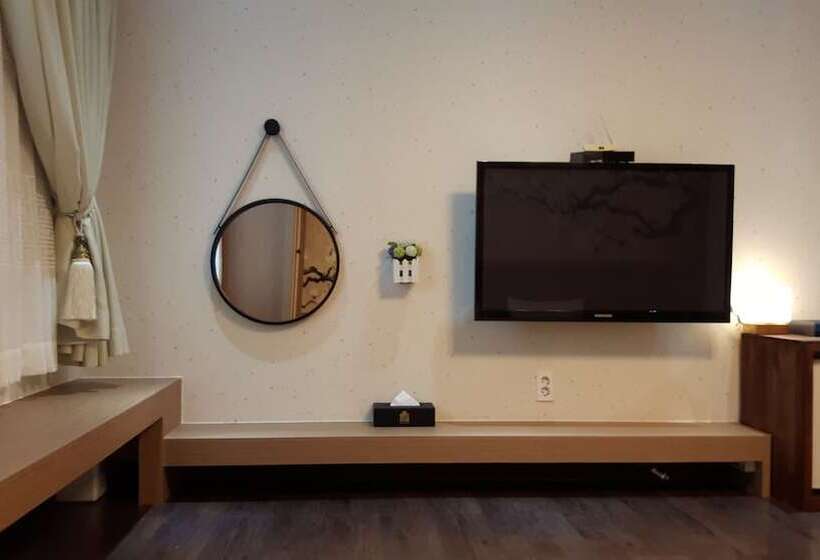 בית מלון כפרי Tongyeong Anchovy Tourist