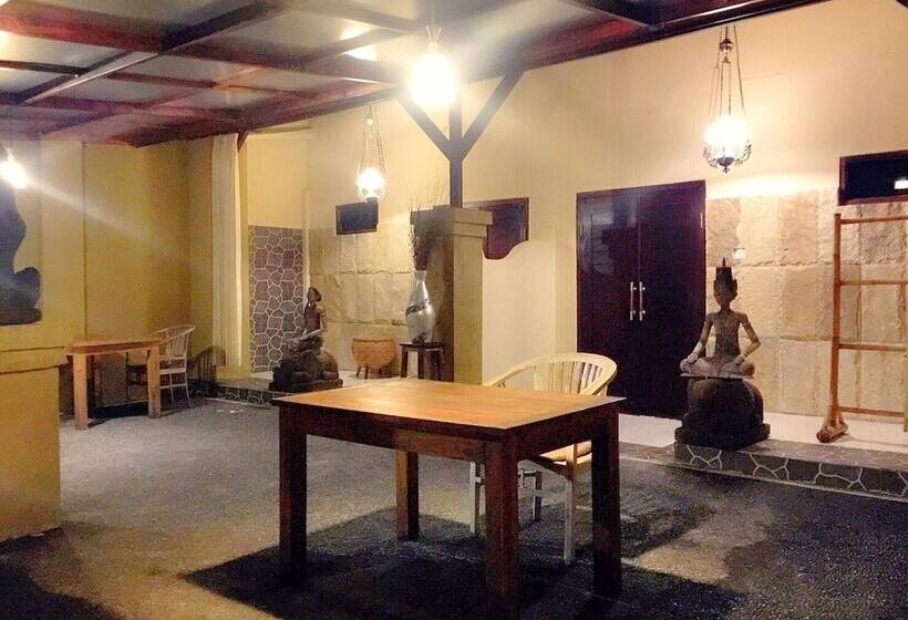 酒店 Tukad White House