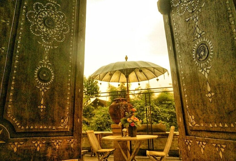 酒店 Tukad White House