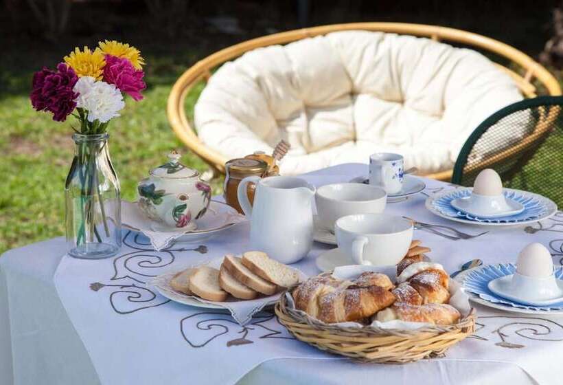 تختخواب و صبحانه Casa Go'el