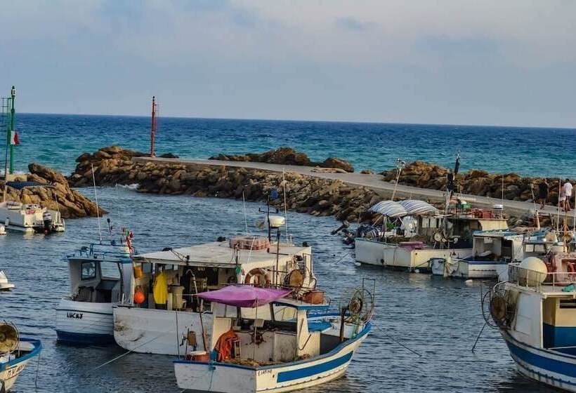 ベッドアンドブレックファースト Oikos Selinunte Guest House