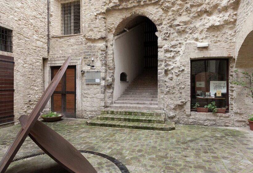 Detached House In Cagli With Swimming Pool And Garden