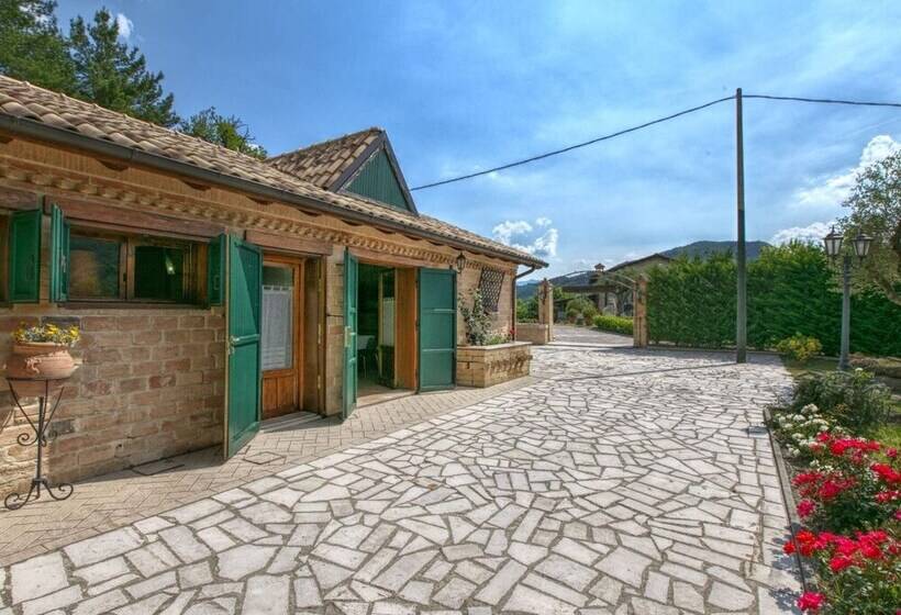 Detached House In Cagli With Swimming Pool And Garden