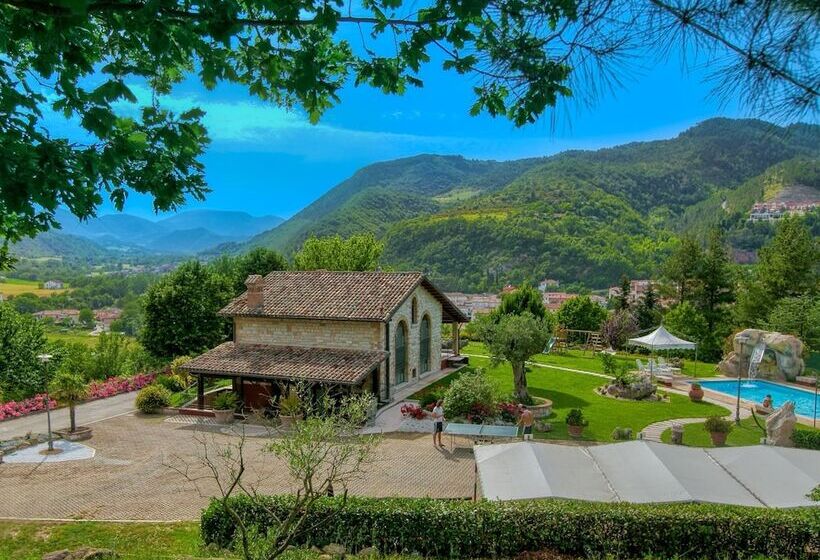 Detached House In Cagli With Swimming Pool And Garden