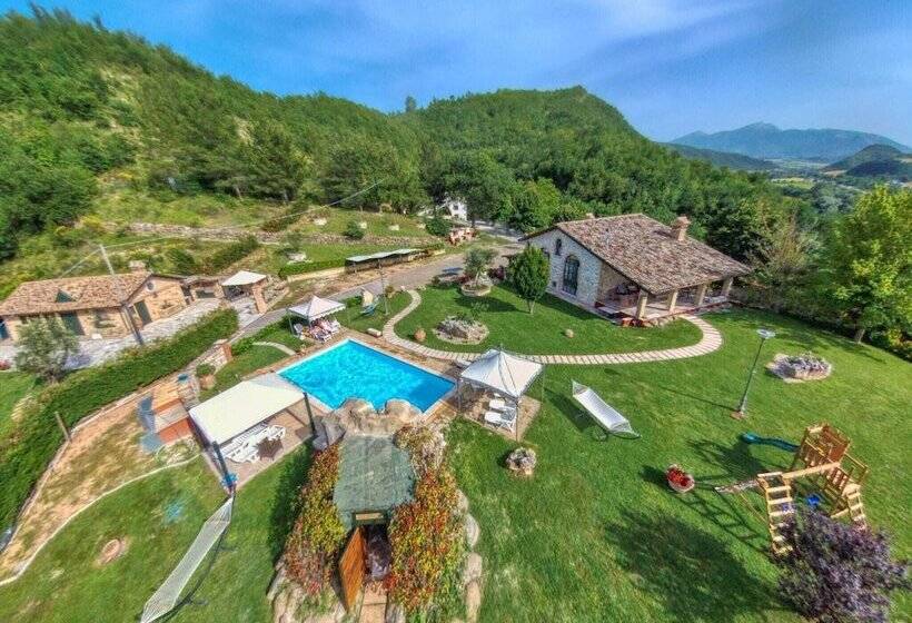 Detached House In Cagli With Swimming Pool And Garden