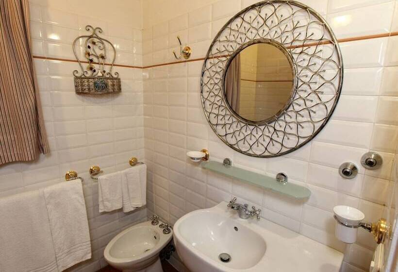 Detached House In Cagli With Swimming Pool And Garden