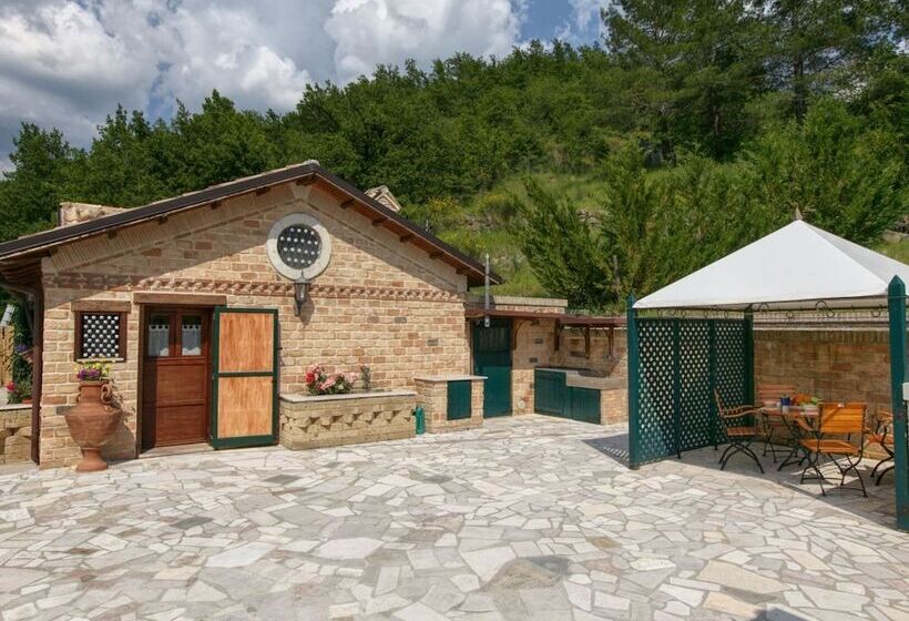 Detached House In Cagli With Swimming Pool And Garden