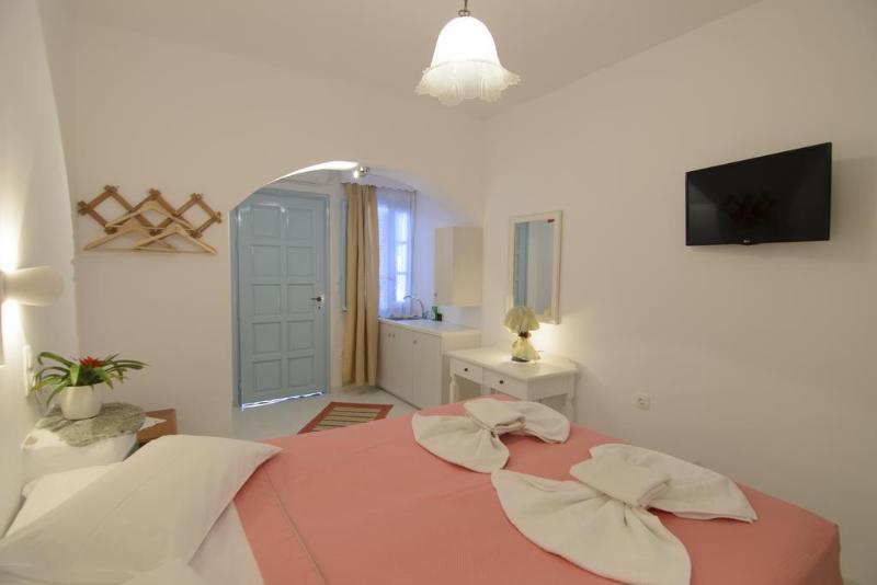 Evi's Studios Tholaria