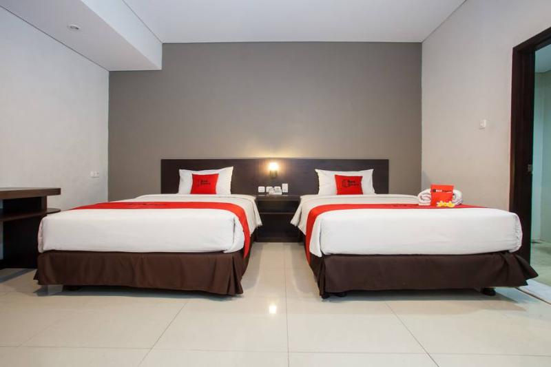 Grage Malang Hotel By Reddoorz
