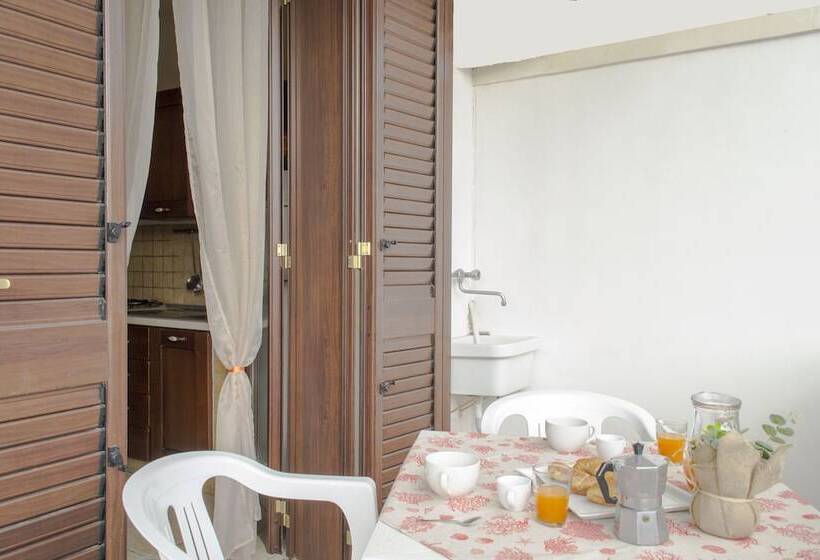 مسافرخانه Residence Borgo Latino