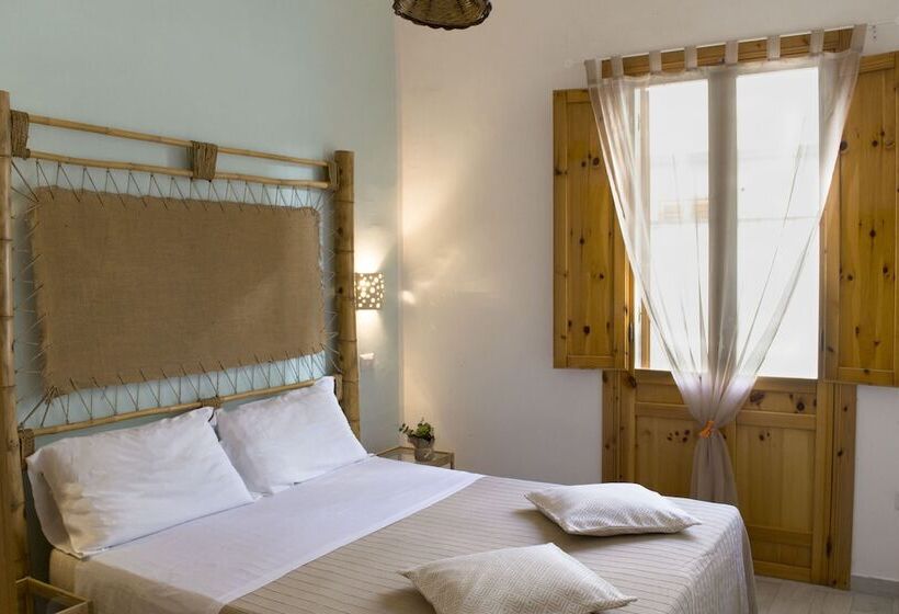 مسافرخانه Residence Borgo Latino