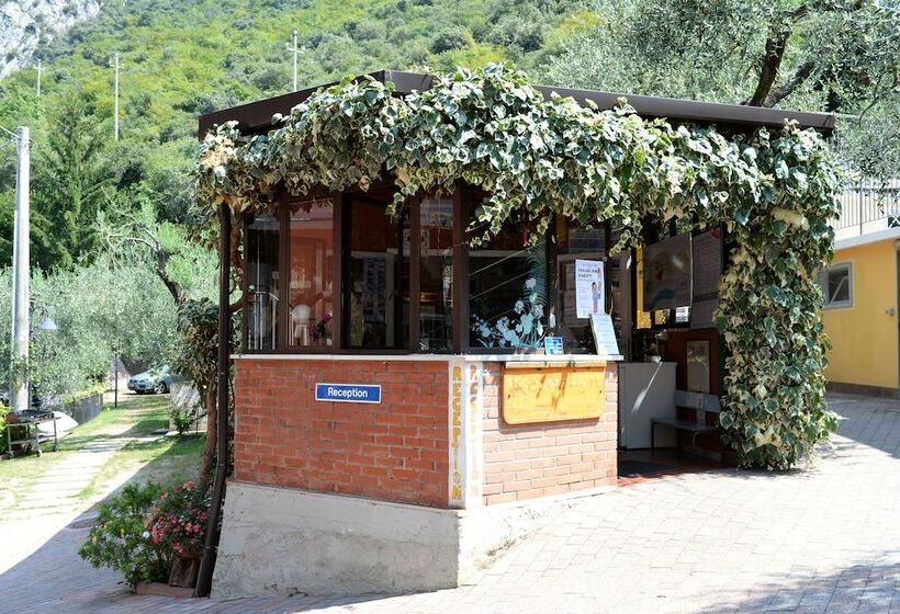 ホテル Camping Alpino   Nature Village