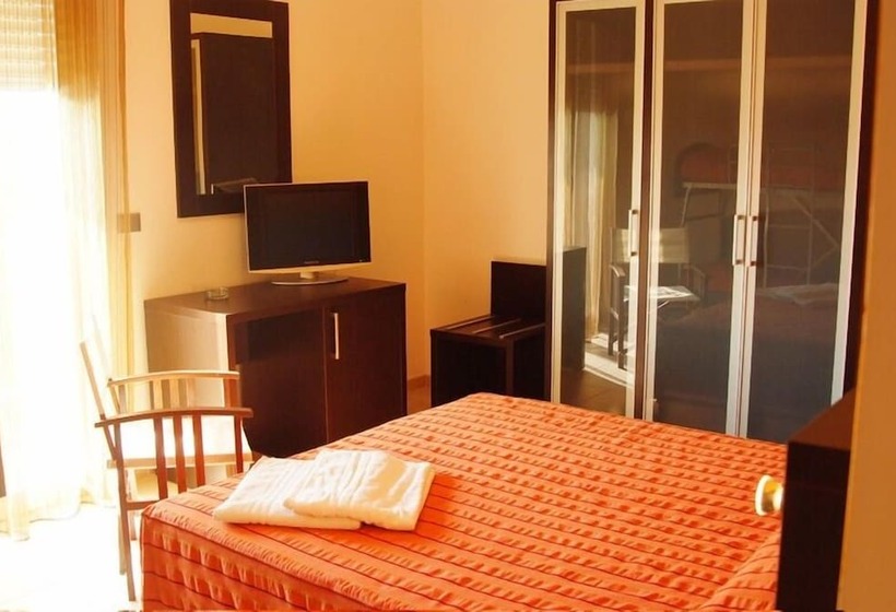 בית מלון כפרי Club Ravezzo