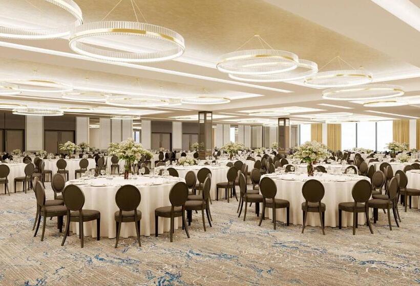 هتل Courtyard By Marriott London Heathrow Airport